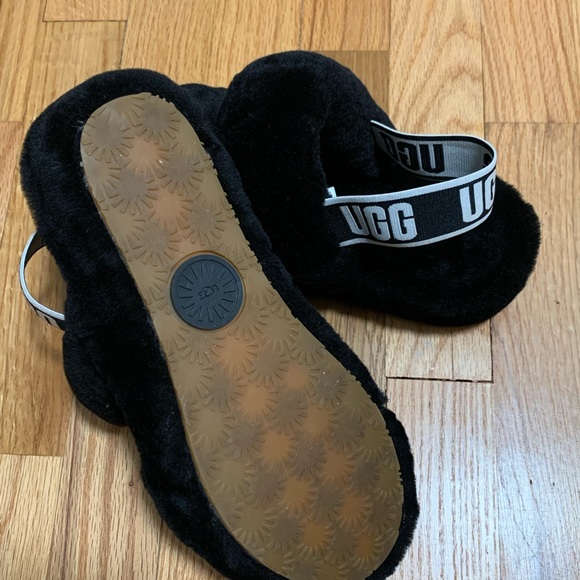 Ugg “Fluff Yeah” Slides - Picture 4 of 4